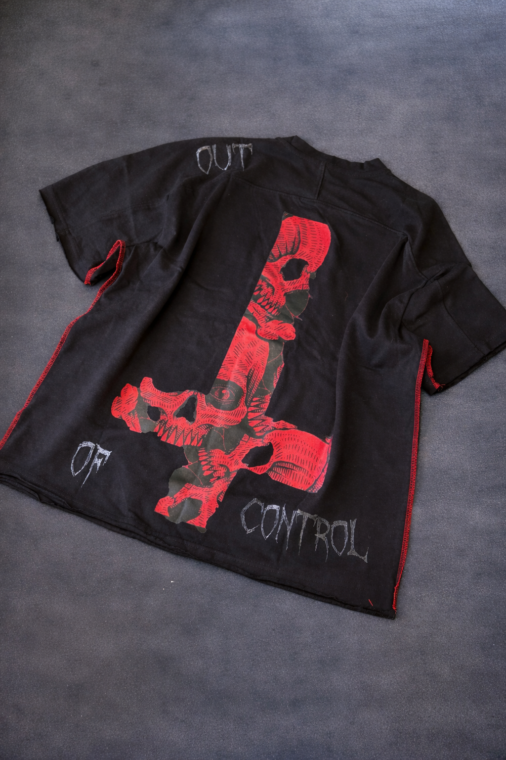 Тениска Out Of Control